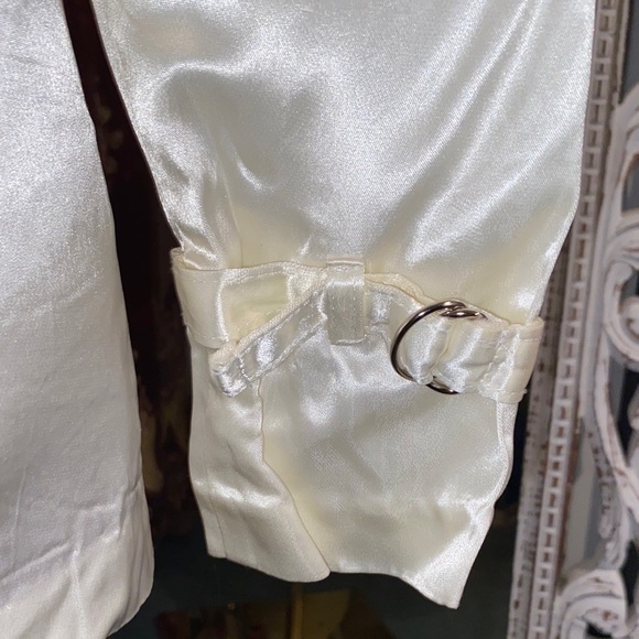 Vintage Off White Satin Blazer - Picture 9 of 17